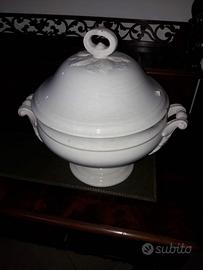 ZUPPIERA IN CERAMICA BIANCA ,COMPLETA,fine 800 ZUP