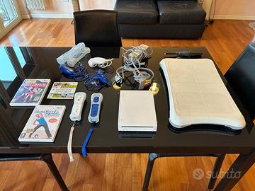Wii con pedana joistick e giochi