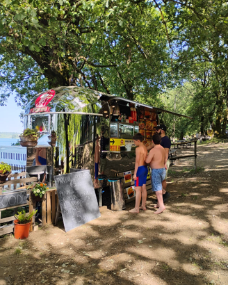 Chiosco su ruote stile Airstream