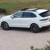 Porsche Cayenne Hybrid 