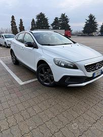 V 40 Cross Country 2.0 120 cv d2 kinetic N1