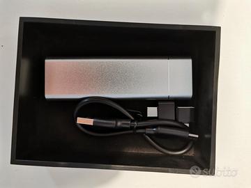 Mini hard disk SSD da 8 Tb