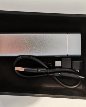 Mini hard disk SSD da 8 Tb
