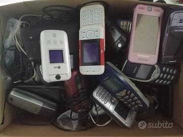 Lotto di 17 dei migliori cell anni 90/90