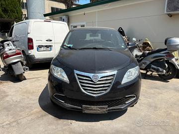LANCIA YPSILON 900 B-M - ANNO 2012 - PER RICAMBI