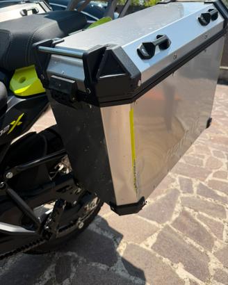 Tris valigie Benelli Trk 702X