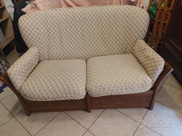 Divano 2 posti con base in legno