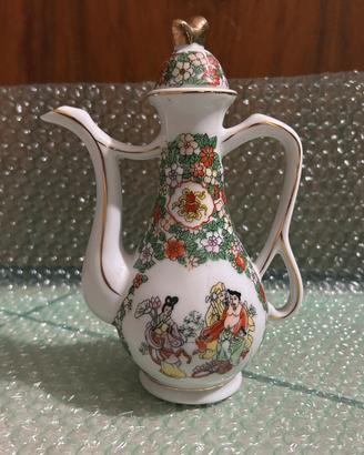 Teiera orientale ornamentale