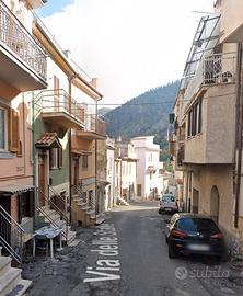 Montorio romano luminoso trilocale ammobiliato