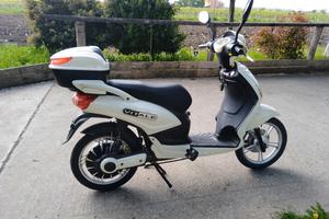 scooter a pedalata assistita Vitale 