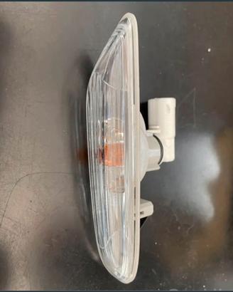 Freccia laterale bmw originale