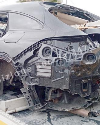 SCOCCA per taglio LAMIERA MERCEDES CLA amg 2022