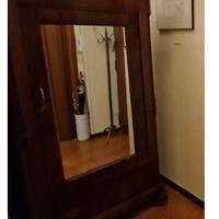 Armadio antico con specchiera stile vittoriano