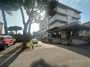 4 LOCALI A CARRARA