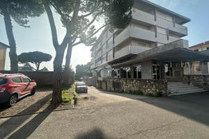 4 LOCALI A CARRARA