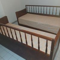 2 letti singoli in legno