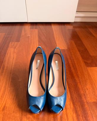 Décolleté Guess blu con plateau e tacco alto  n.37