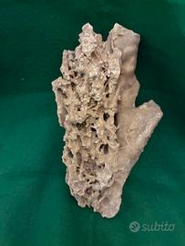 Minerale stallatite,roccia
