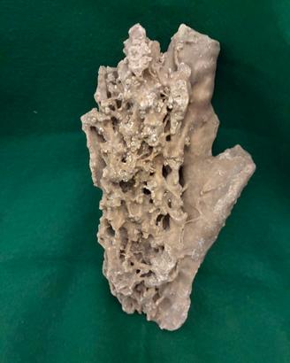 Minerale stallatite,roccia