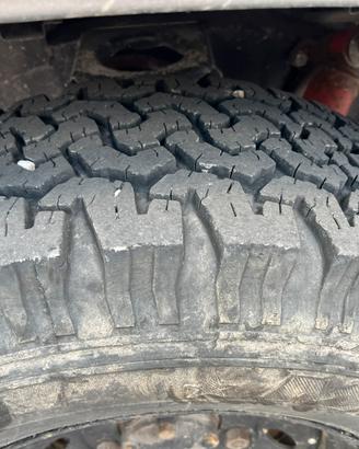 Pneumatici 265/75 r16
