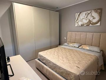 CAMERA DA LETTO PARI AL NUOVO