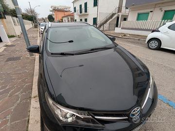 Toyota Auris 1.8 Hybrid Lounge 