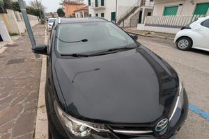 Toyota Auris 1.8 Hybrid Lounge 