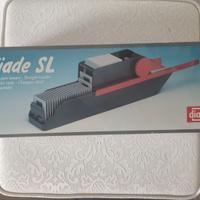 Distributore lineare per diapositive