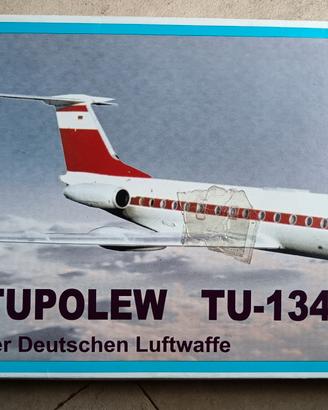 aeromodello Tupolew TU134  VINTAGE