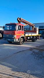 Piattaforma IVECO 115-17 con cestello