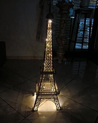 Torre eiffel in legno
