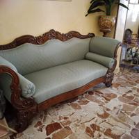 Divano antico in legno massello intagliato