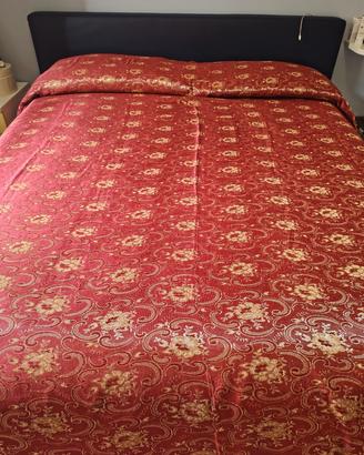 copriletto vintage in raso damascato oro 