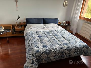 Letto matrimoniale con testiera e moduli contenito