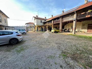 CASA DI CORTE A USMATE VELATE