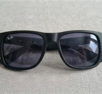 Ray-Ban