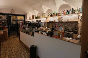 Attività / Licenza di 100 m² a Pietra Ligure
