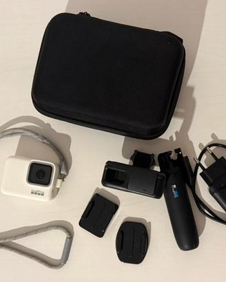 GoPro Hero 7 con accessori vari