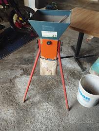 Mulino macina granoturco