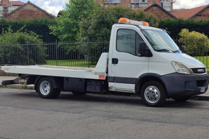 Carroattrezzi Iveco Daily 3.0d. patente B 2012