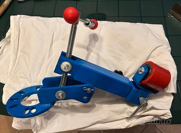 Attrezzo allarga parafanghi (Fender Roller)