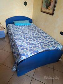 LETTO PIAZZA 1/2 + MATERASSO+COMODINO