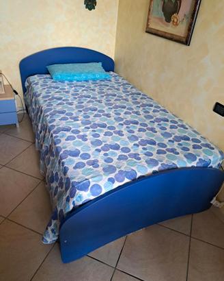 LETTO PIAZZA 1/2 + MATERASSO+COMODINO