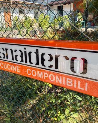 Insegna luminosa SNAIDERO