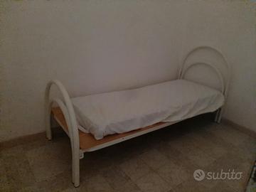Letto singolo con materasso