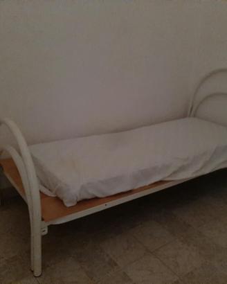 Letto singolo con materasso
