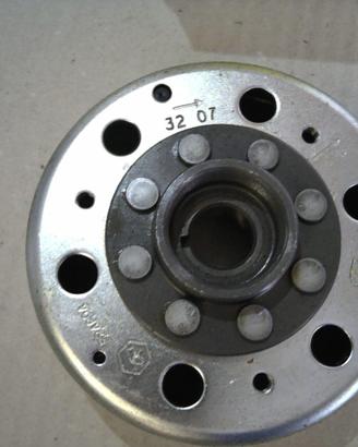 ROTORE VOLANO LIBERTY X8 PIAGGIO 584695