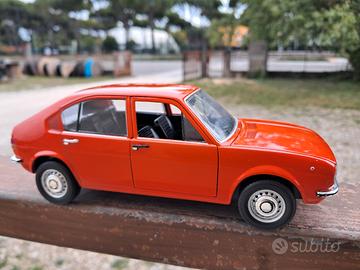 Modellino Alfa Romeo Alfasud 1.3 4 porte,  1/24