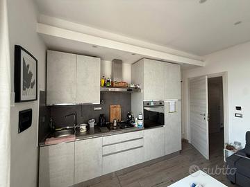 Bilocale Luminoso e panoramico in zona San Donato