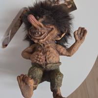 troll nyform xon etichetta